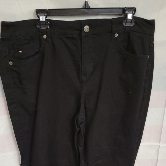 Tommy Hilfiger Black Jeans Size 16A Boot 27" inseam - Picture 1 of 8